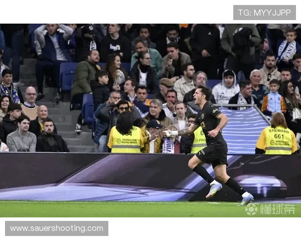 瓦伦西亚俱乐部运营危机持续发酵,或影响球队竞争格局与赛季稳定性 瓦伦西亚俱乐部运营危机持续发酵,或影响球队竞争格局与赛季稳定性